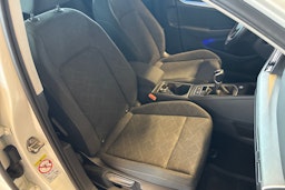 valkoinen Volkswagen Golf 2021 kuva 20.