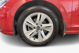 punainen Volkswagen Golf 2021 kuva 11.
