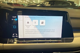 punainen Volkswagen Golf 2021 kuva 18.