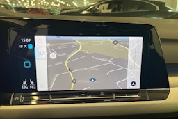 punainen Volkswagen Golf 2021 kuva 19.