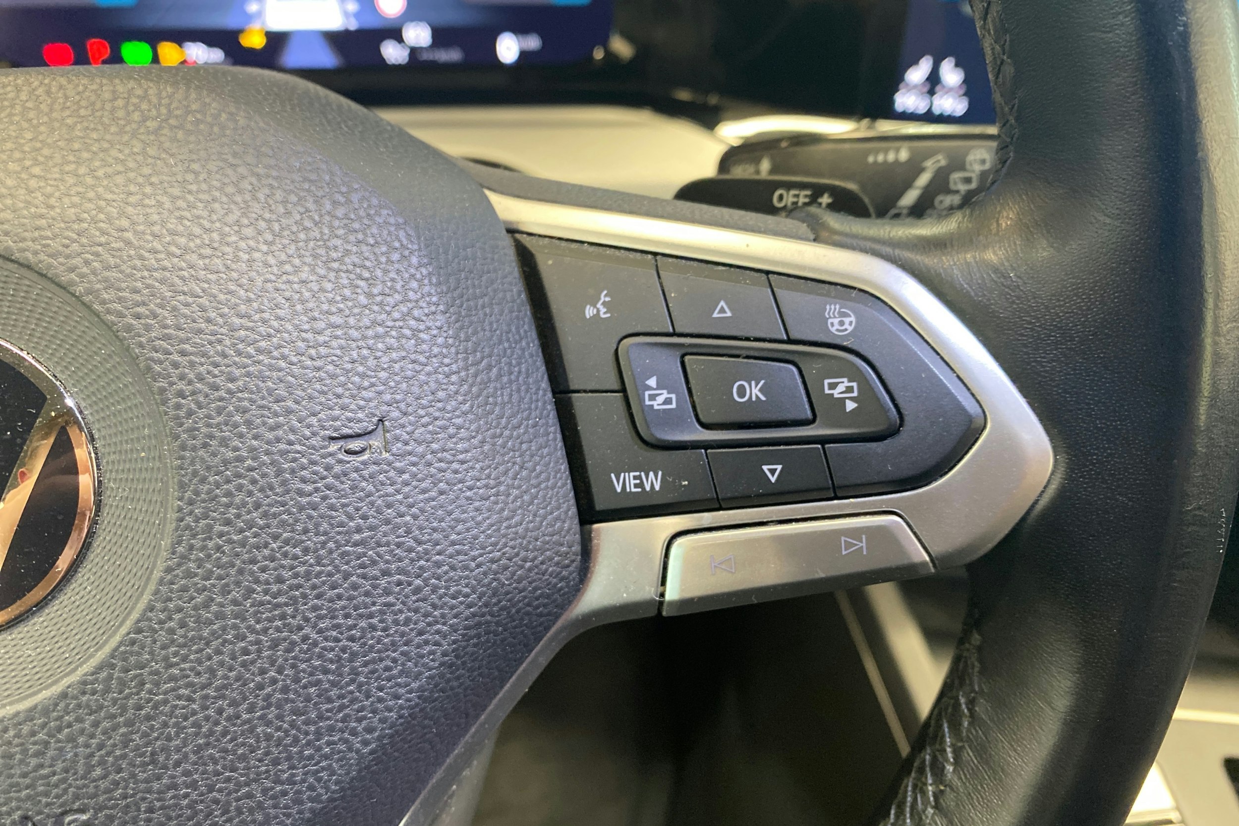 punainen Volkswagen Golf 2021 kuva 22.