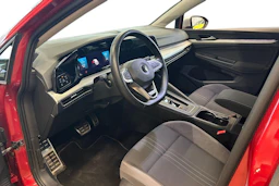 punainen Volkswagen Golf 2021 kuva 6.