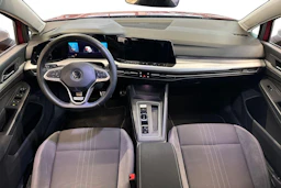 punainen Volkswagen Golf 2021 kuva 7.