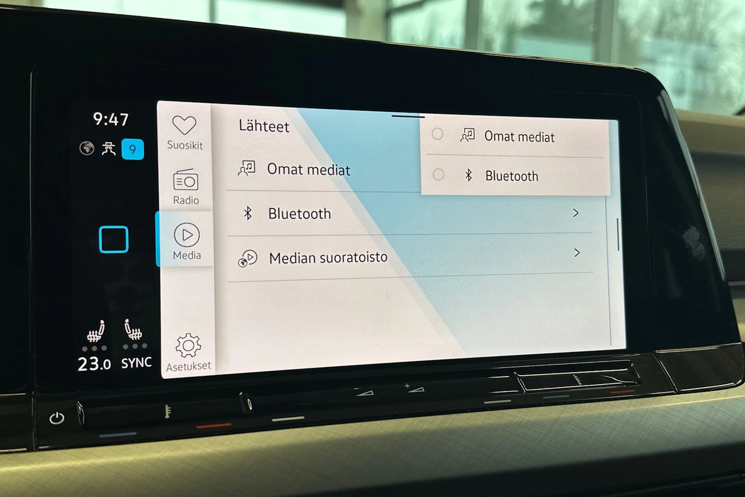 punainen Volkswagen Golf 2021 kuva 32.