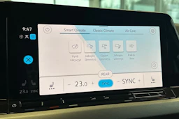 punainen Volkswagen Golf 2021 kuva 34.