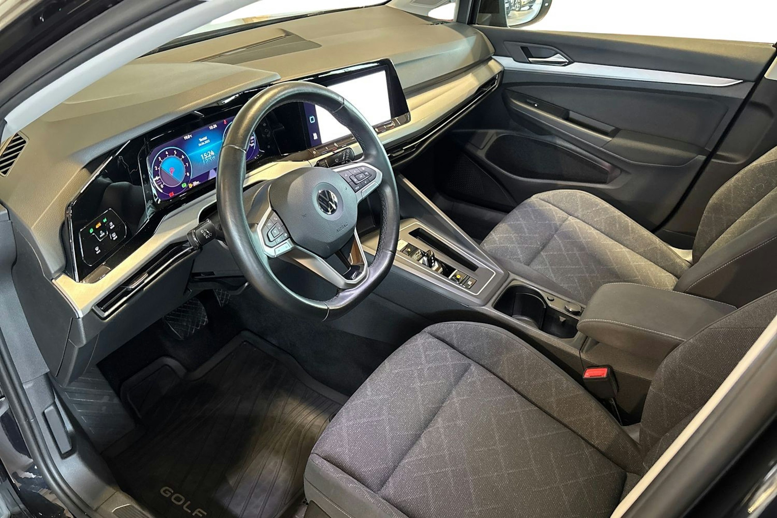 musta Volkswagen GOLF 2021 kuva 7.