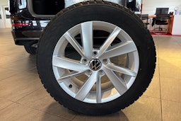 musta Volkswagen GOLF 2021 kuva 23.