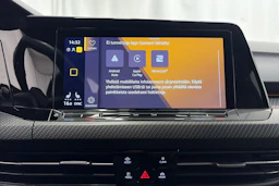 musta Volkswagen Golf 2021 kuva 18.