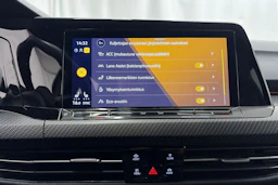 musta Volkswagen Golf 2021 kuva 19.
