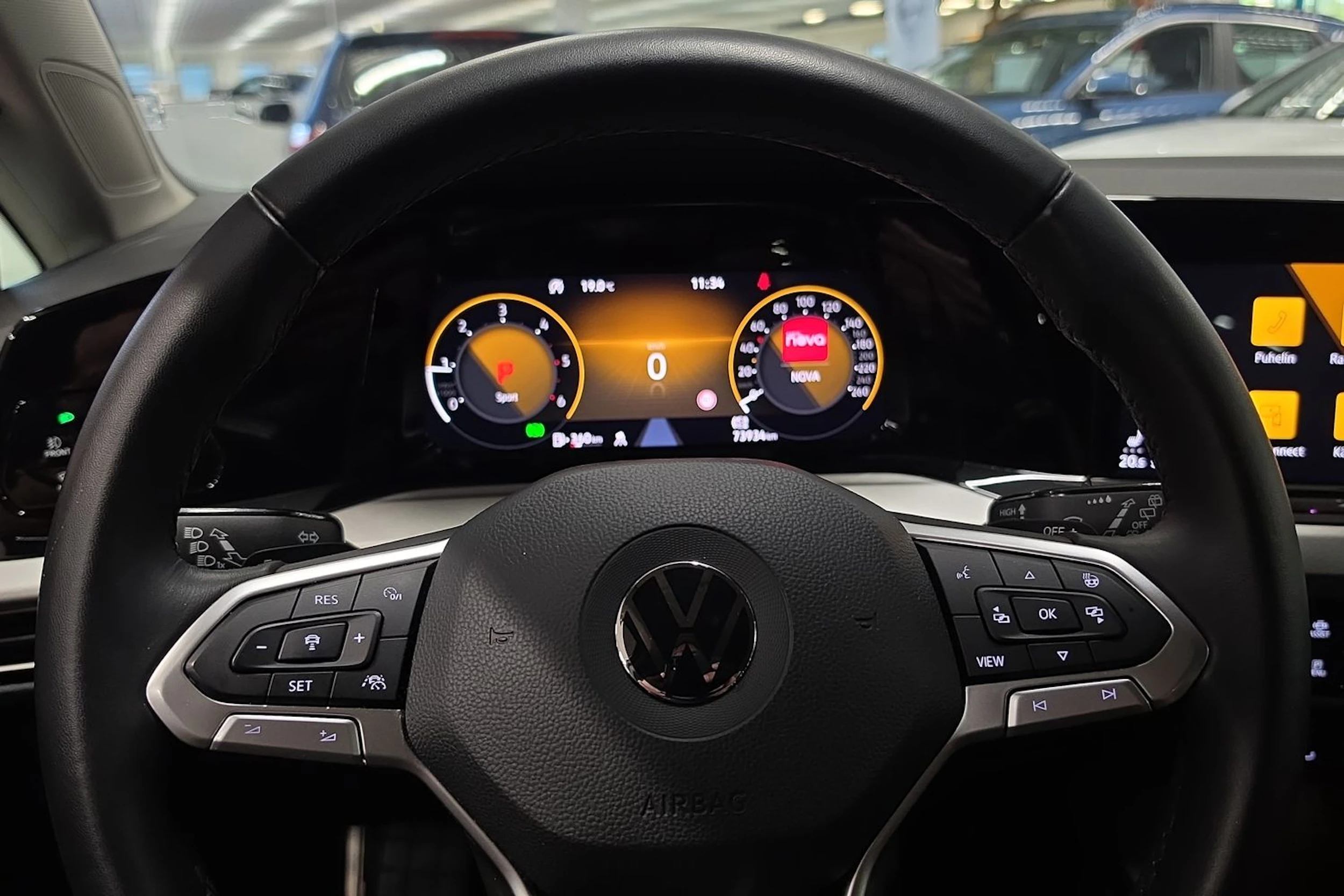 Valkoinen Volkswagen GOLF 2021 kuva 11.