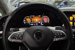 Valkoinen Volkswagen GOLF 2021 kuva 11.
