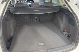 Valkoinen Volkswagen GOLF 2021 kuva 23.