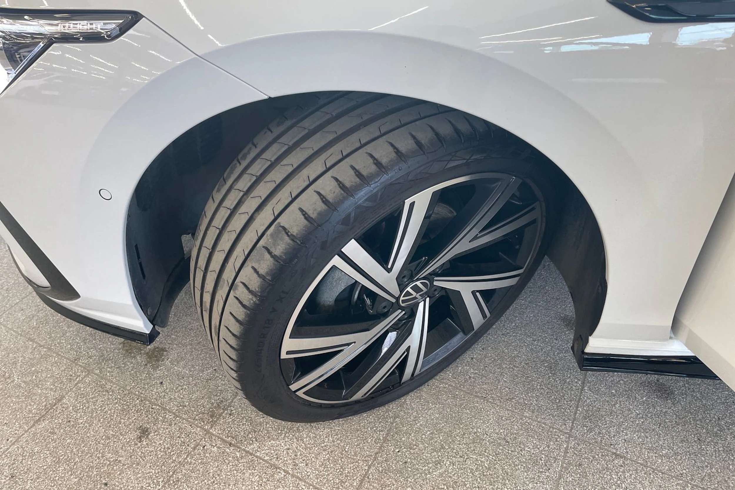 Valkoinen Volkswagen GOLF 2021 kuva 13.