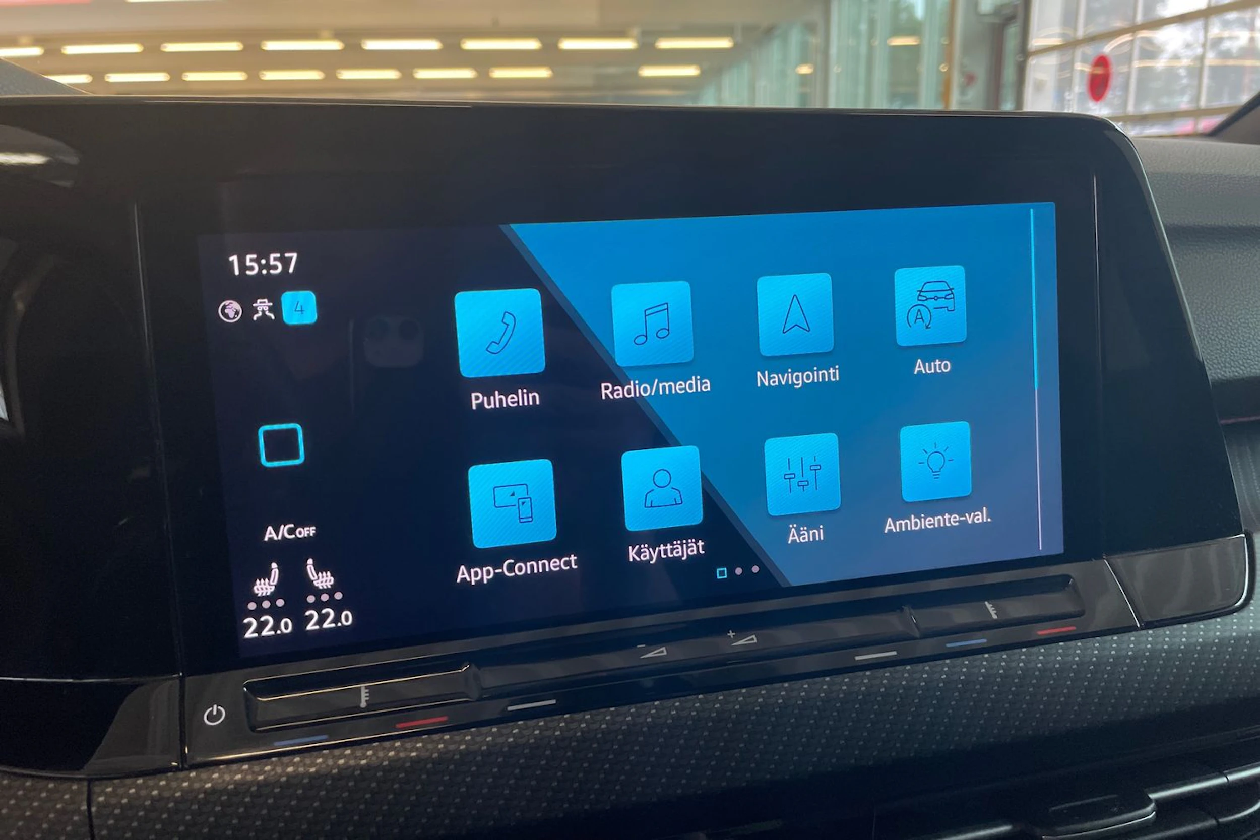 Valkoinen Volkswagen GOLF 2021 kuva 16.