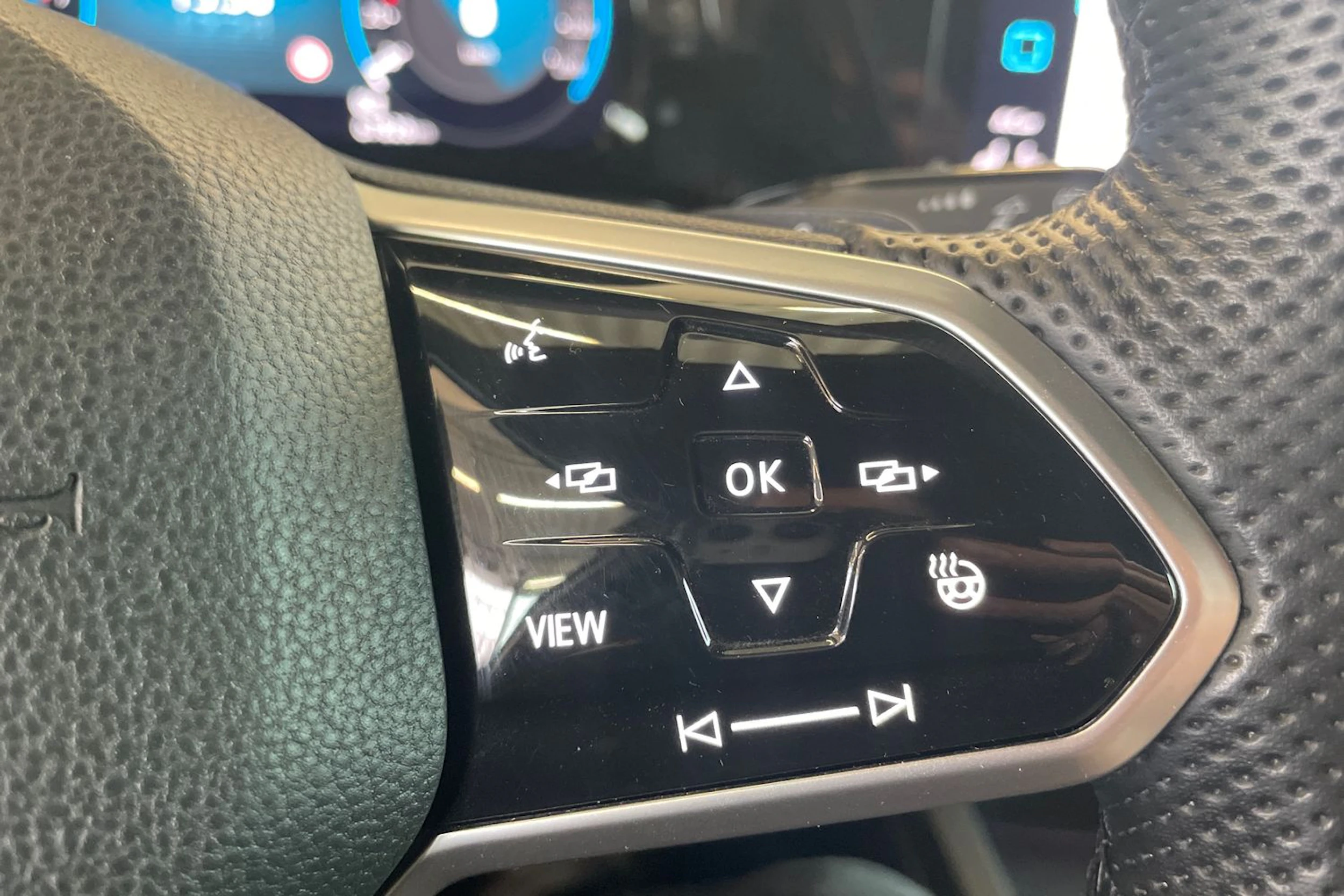 Valkoinen Volkswagen GOLF 2021 kuva 21.