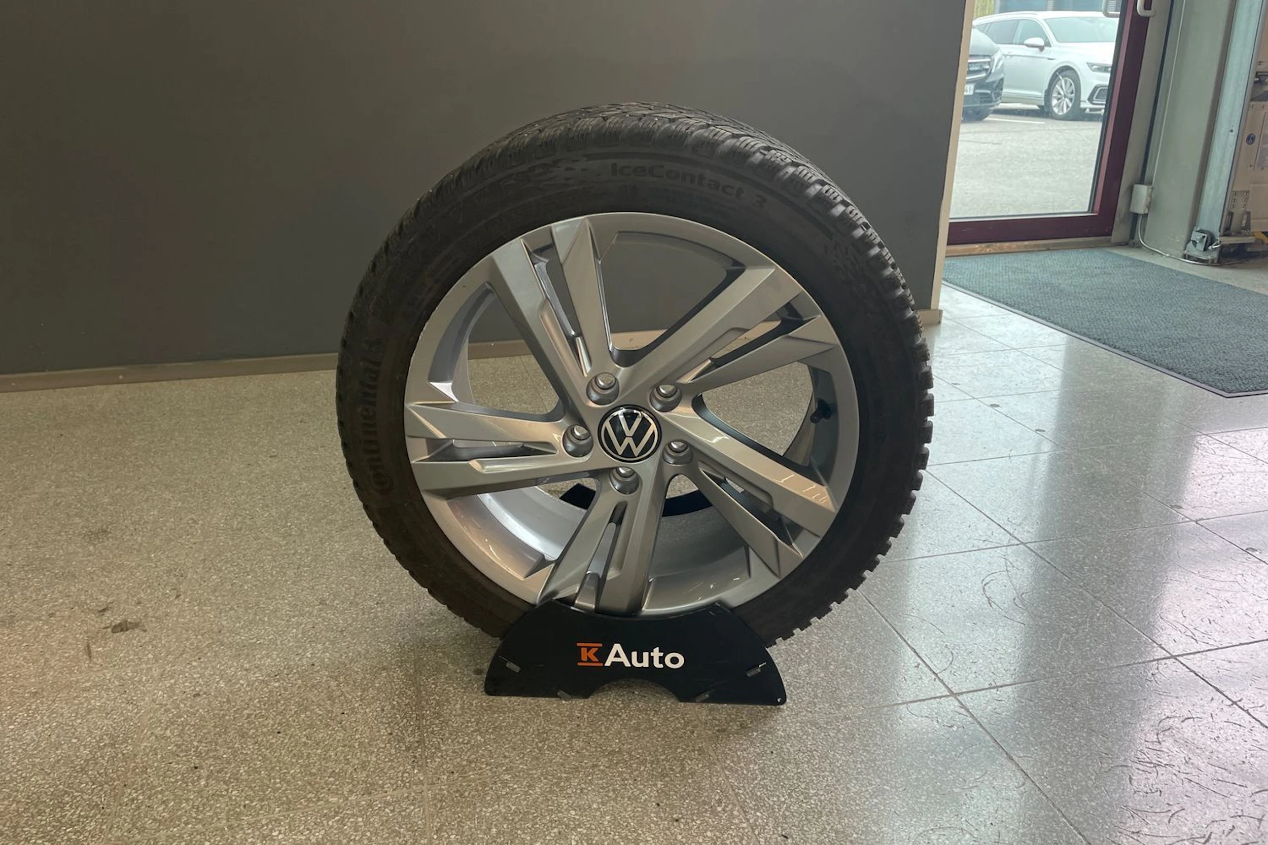 Valkoinen Volkswagen GOLF 2021 kuva 27.