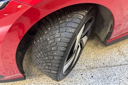 punainen Volkswagen Golf 2021 kuva 13.