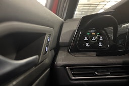 punainen Volkswagen Golf 2021 kuva 16.