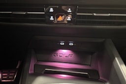 punainen Volkswagen Golf 2021 kuva 22.