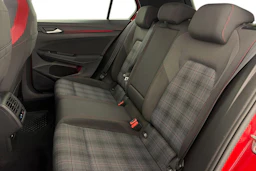 punainen Volkswagen Golf 2021 kuva 8.
