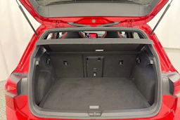 punainen Volkswagen Golf 2021 kuva 11.