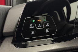 punainen Volkswagen Golf 2021 kuva 26.