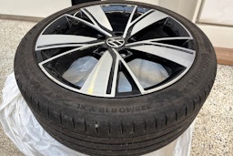 valkoinen Volkswagen Golf 2021 kuva 11.