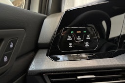 valkoinen Volkswagen Golf 2021 kuva 13.