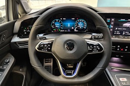 valkoinen Volkswagen Golf 2021 kuva 14.