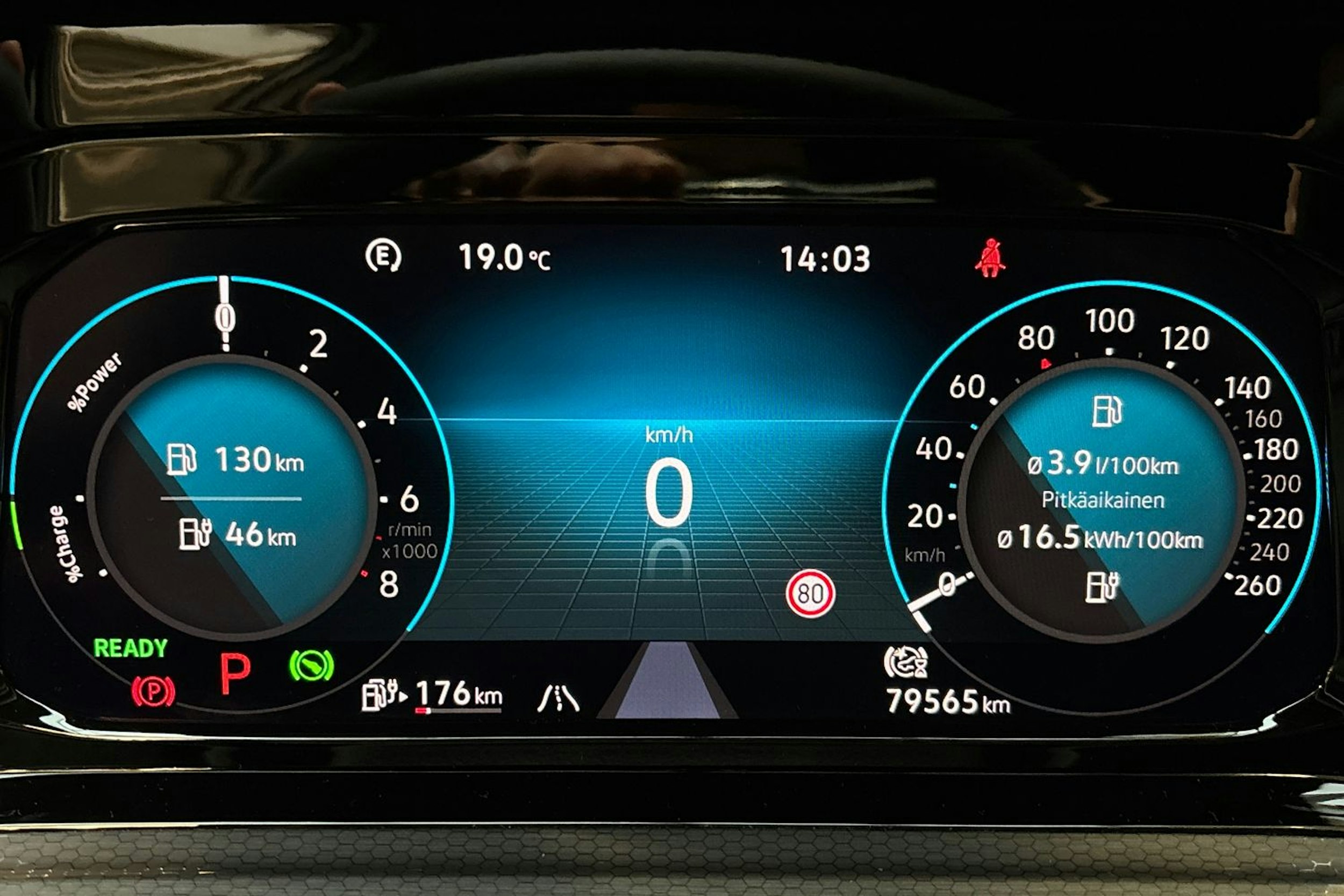 valkoinen Volkswagen Golf 2021 kuva 15.