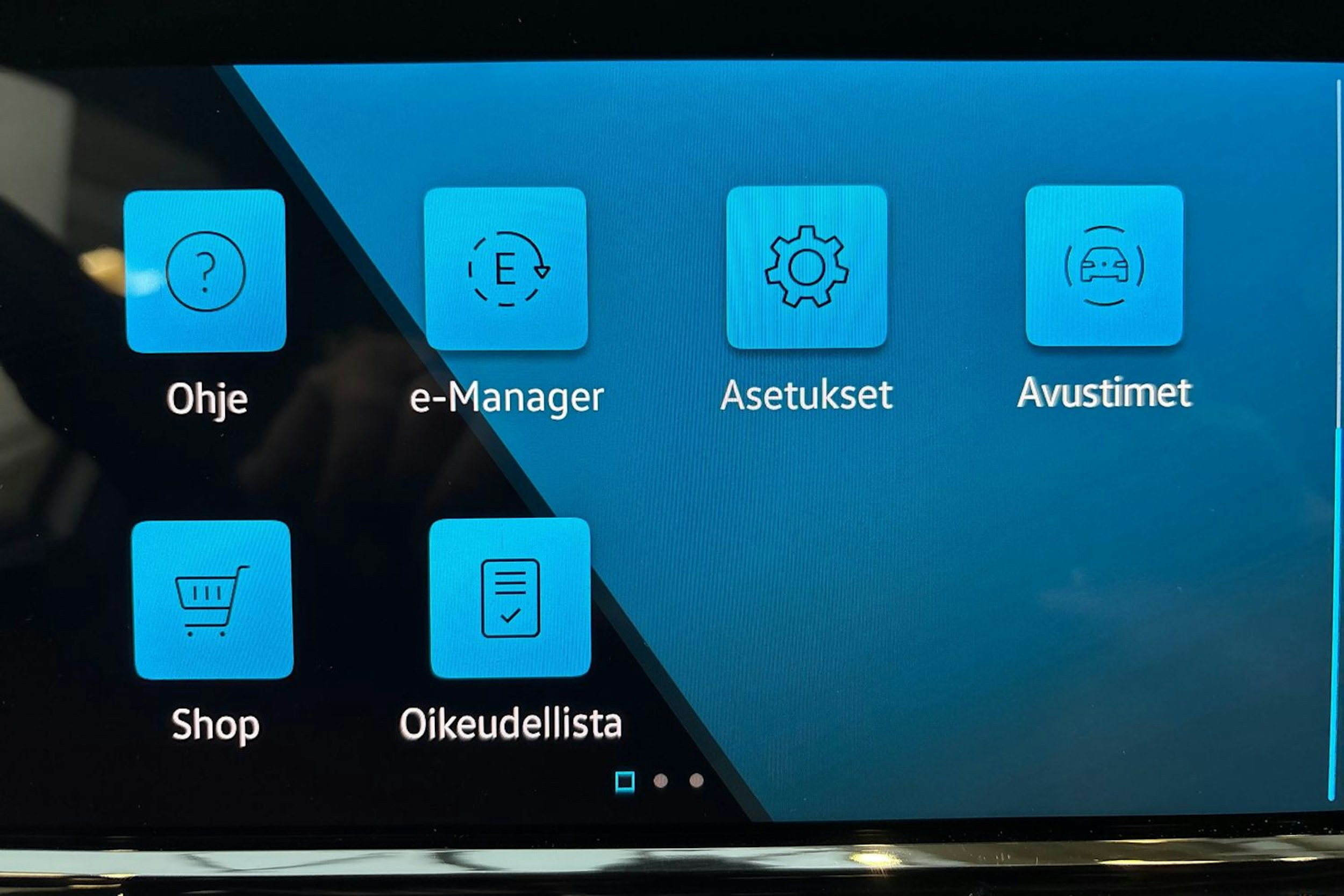 valkoinen Volkswagen Golf 2021 kuva 19.