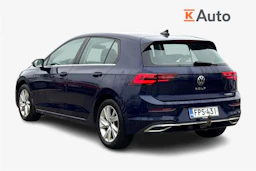 sininen Volkswagen Golf 2021 kuva 2.