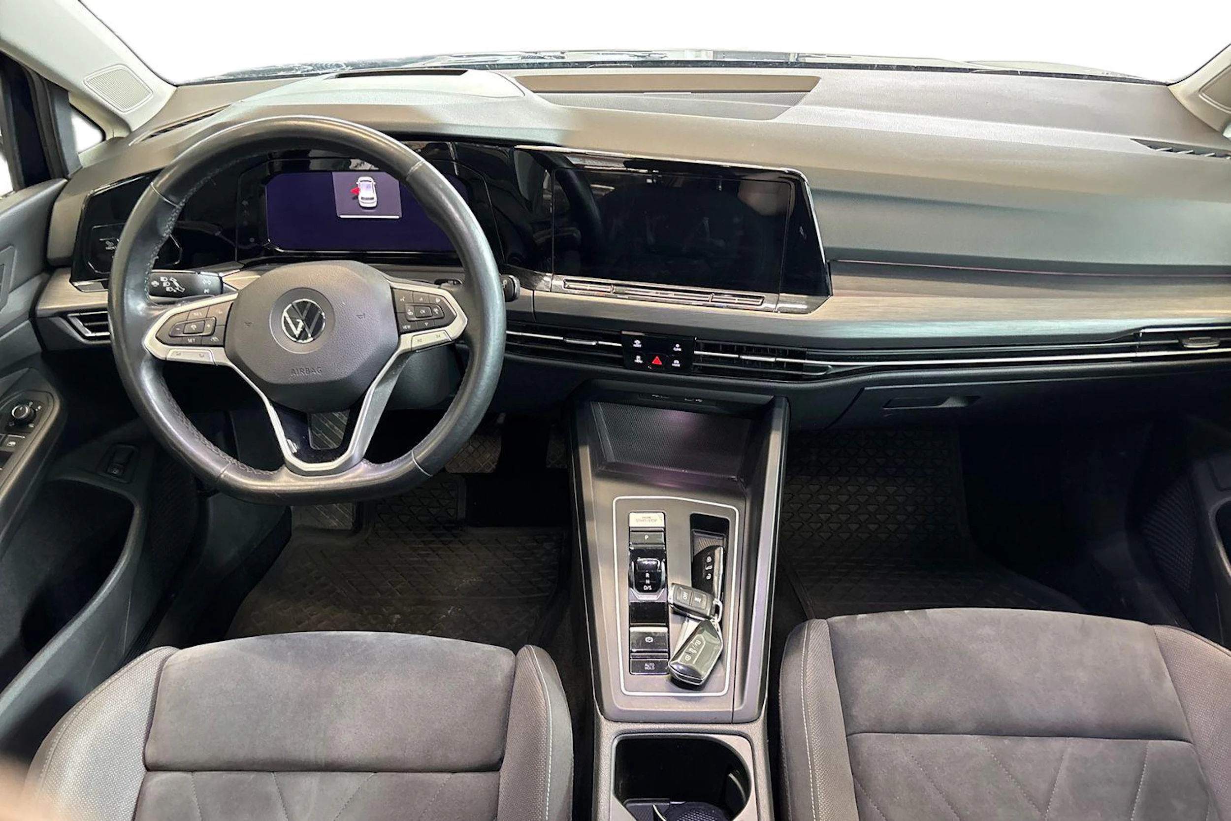 sininen Volkswagen Golf 2021 kuva 9.