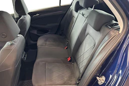 sininen Volkswagen Golf 2021 kuva 11.