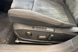 sininen Volkswagen Golf 2021 kuva 20.