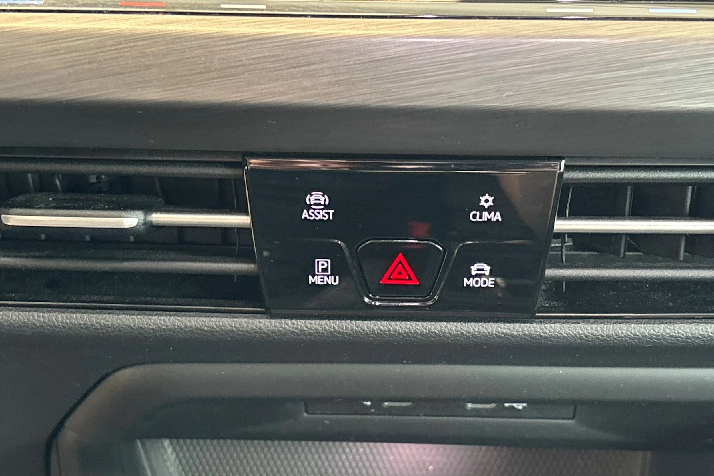 sininen Volkswagen Golf 2021 kuva 26.
