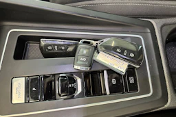 sininen Volkswagen Golf 2021 kuva 28.
