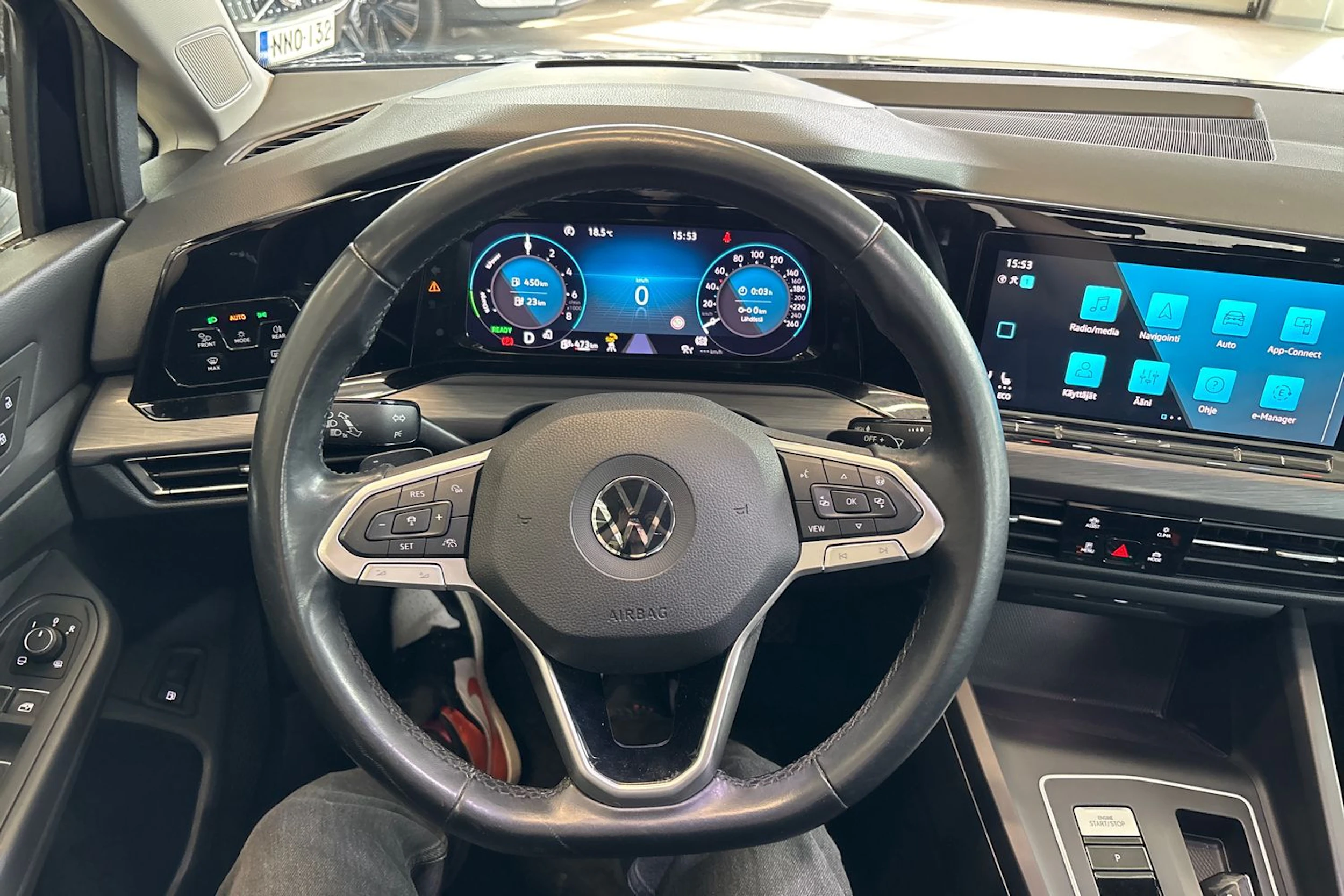 sininen Volkswagen Golf 2021 kuva 30.