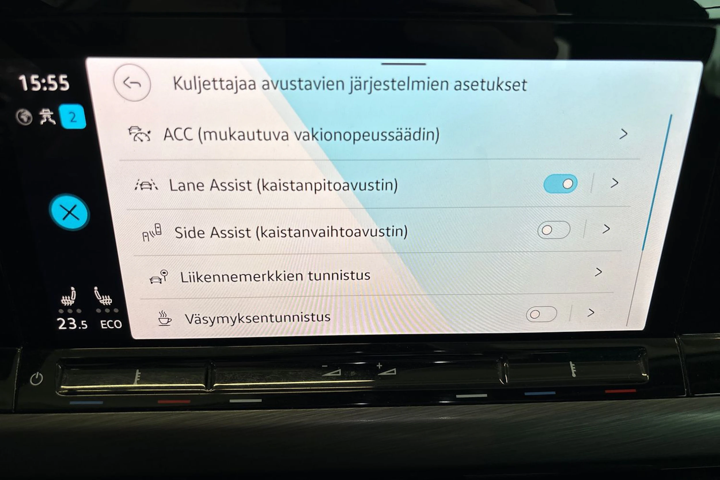 sininen Volkswagen Golf 2021 kuva 35.