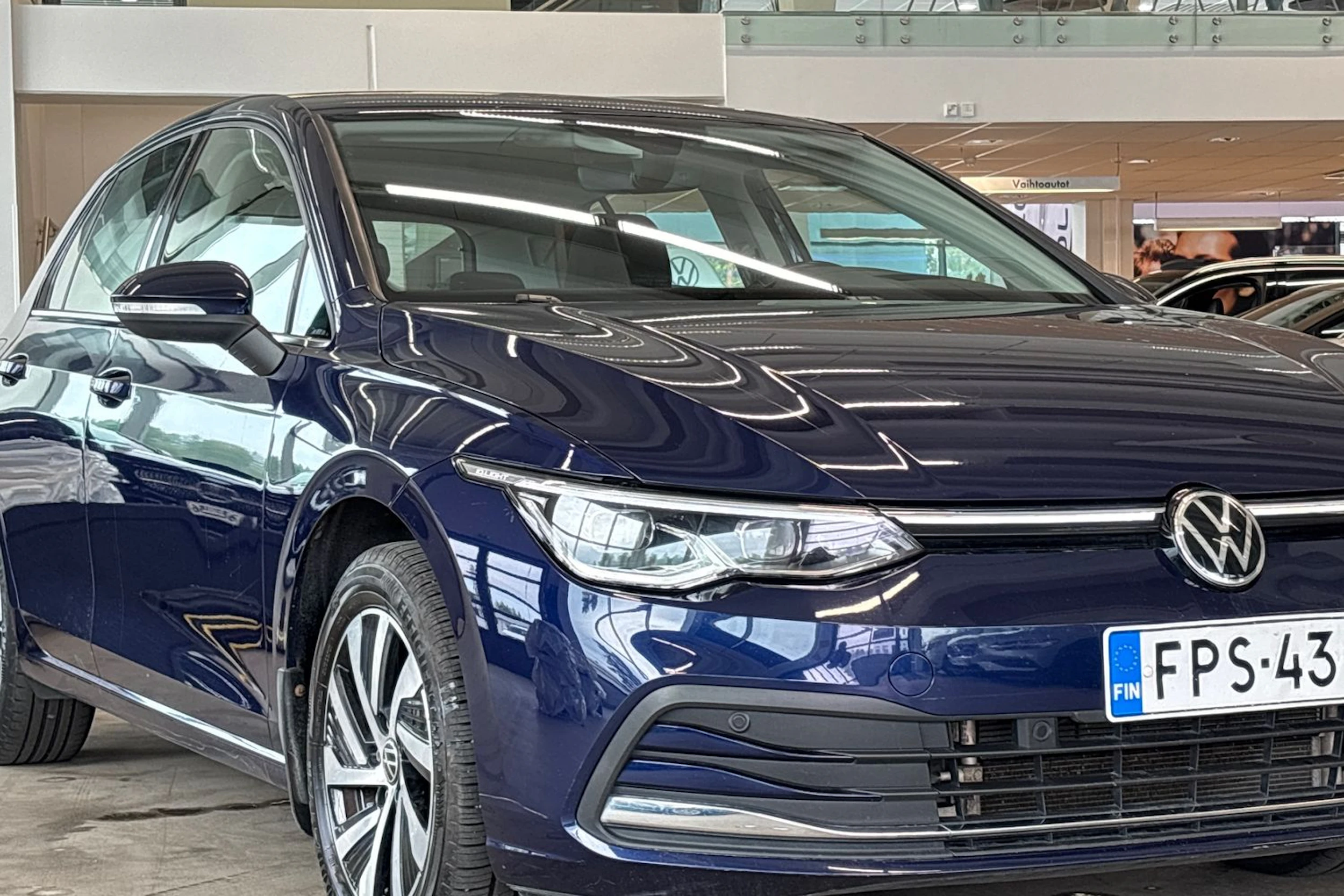 sininen Volkswagen Golf 2021 kuva 38.