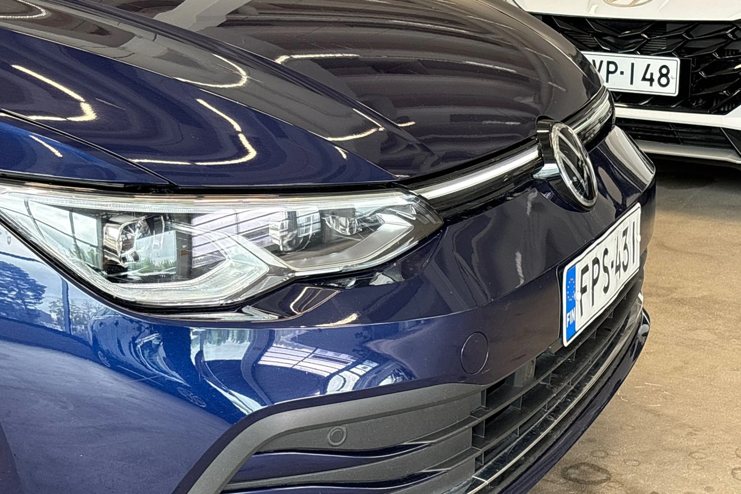 sininen Volkswagen Golf 2021 kuva 39.