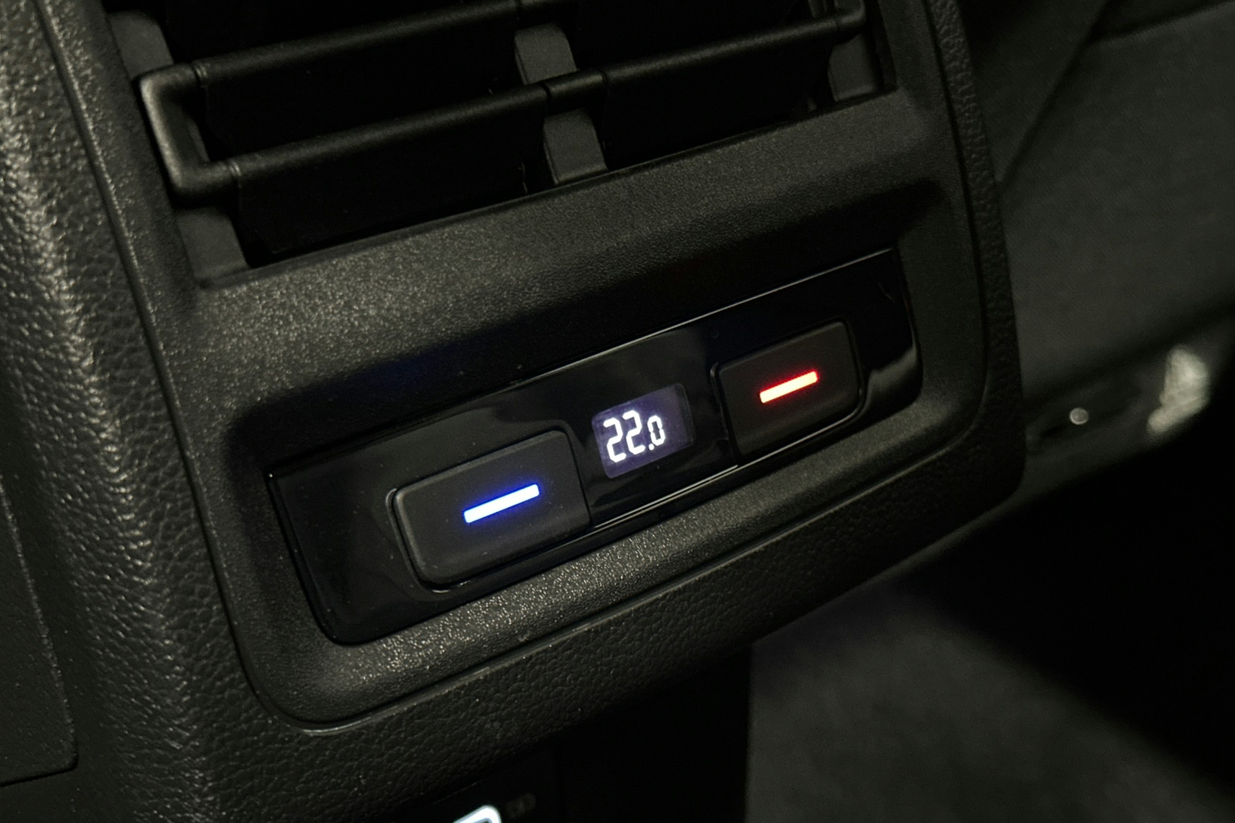 sininen Volkswagen Golf 2021 kuva 12.