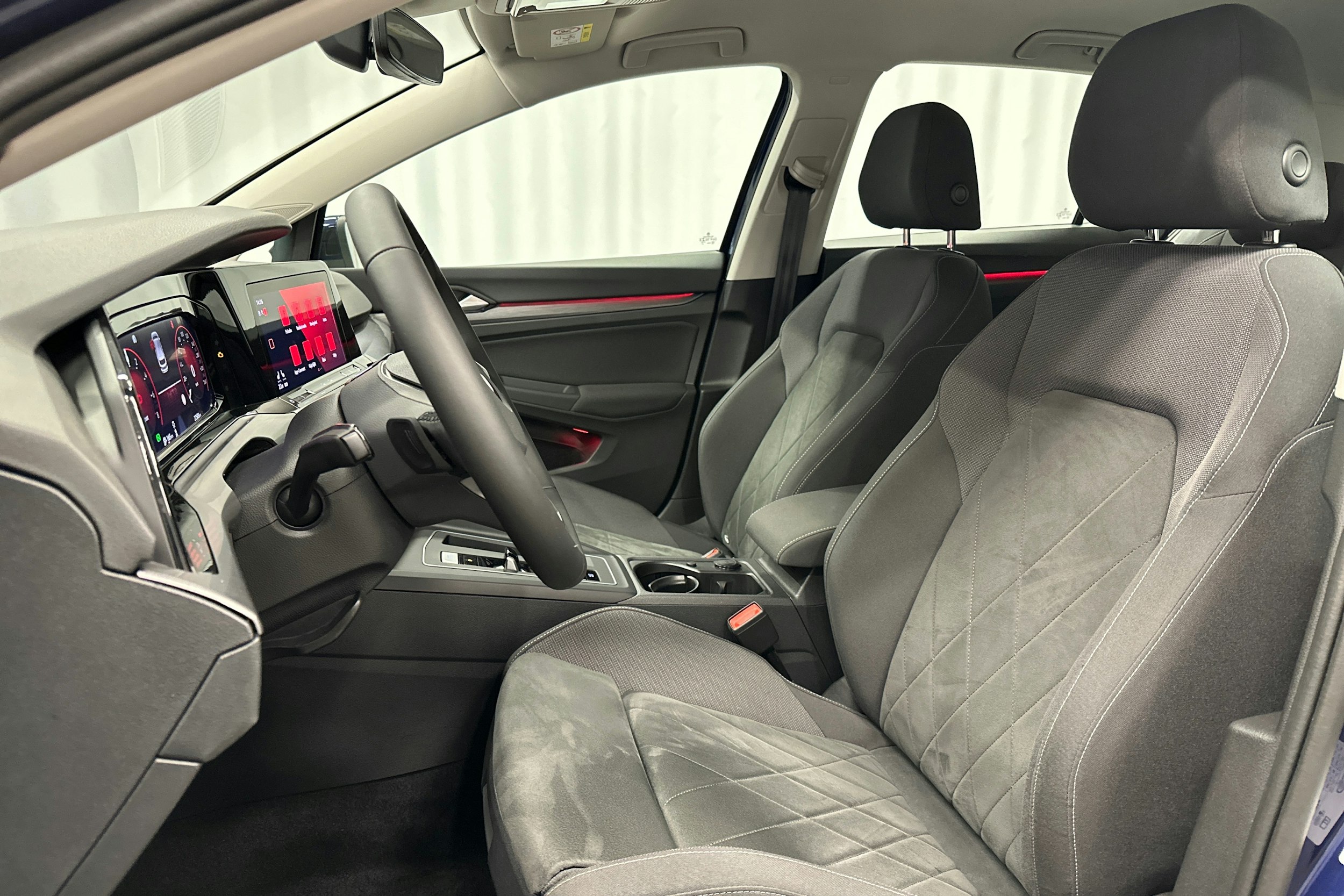 sininen Volkswagen Golf 2021 kuva 14.