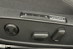 sininen Volkswagen Golf 2021 kuva 15.