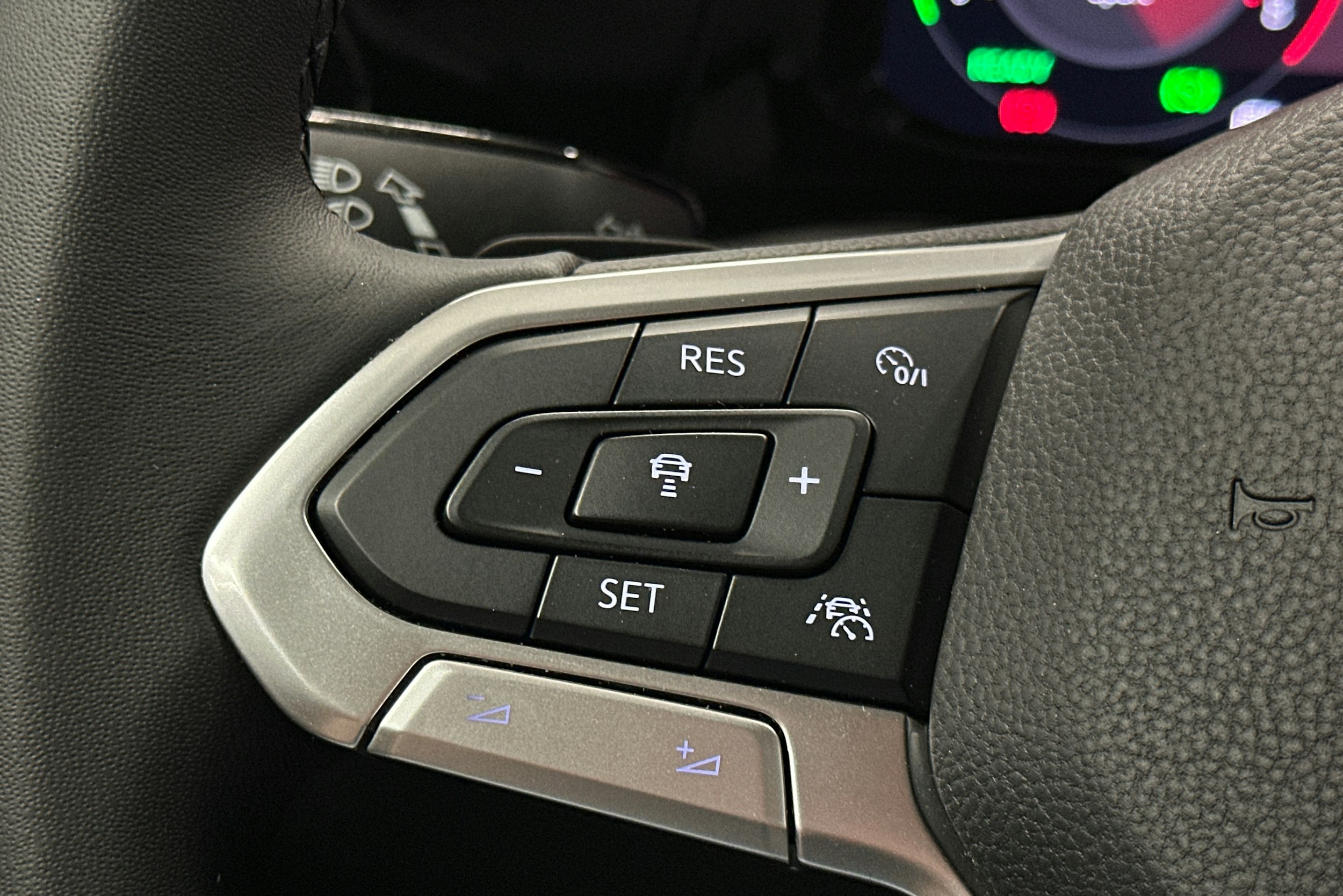 sininen Volkswagen Golf 2021 kuva 16.