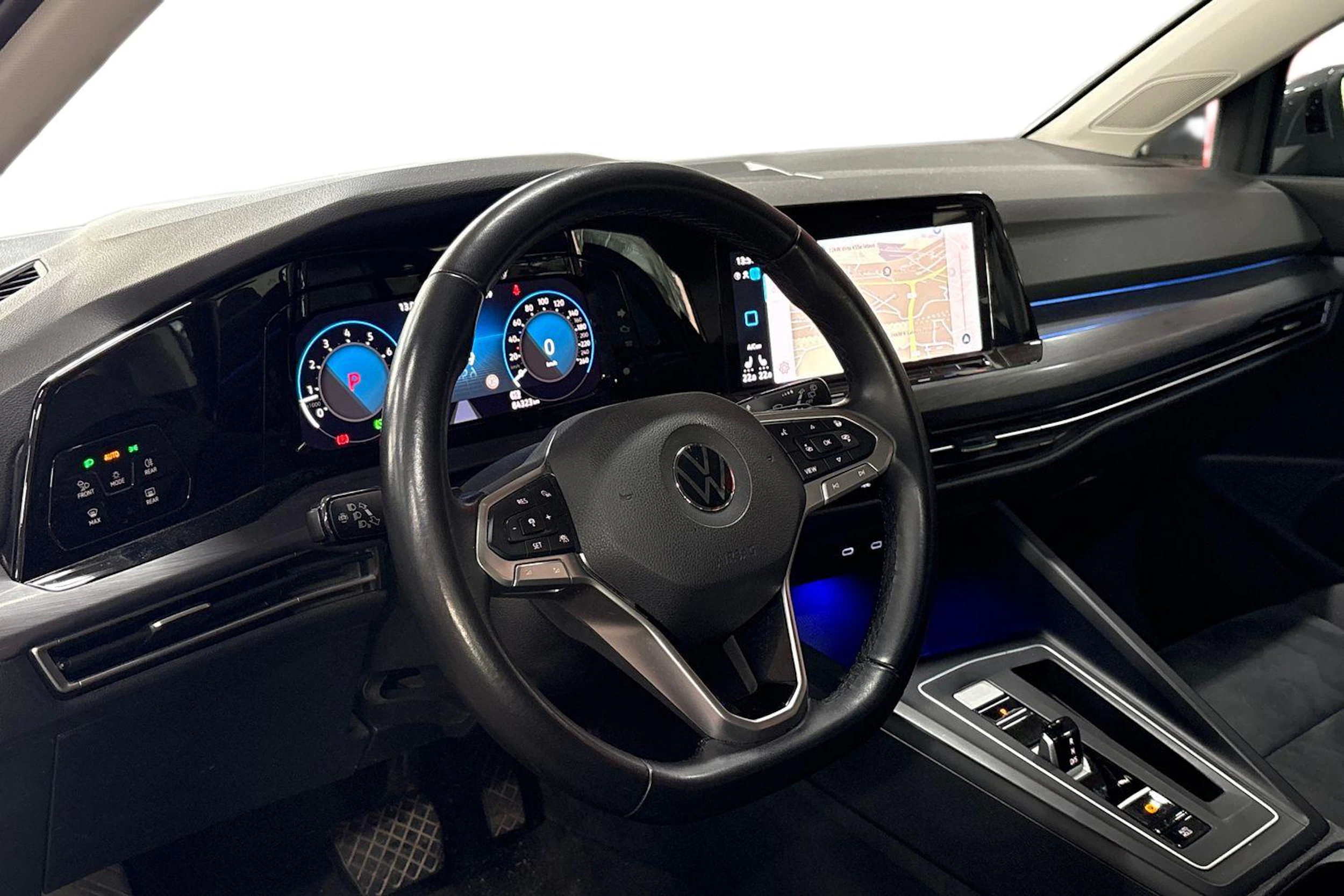 Harmaa Volkswagen Golf 2021 kuva 3.