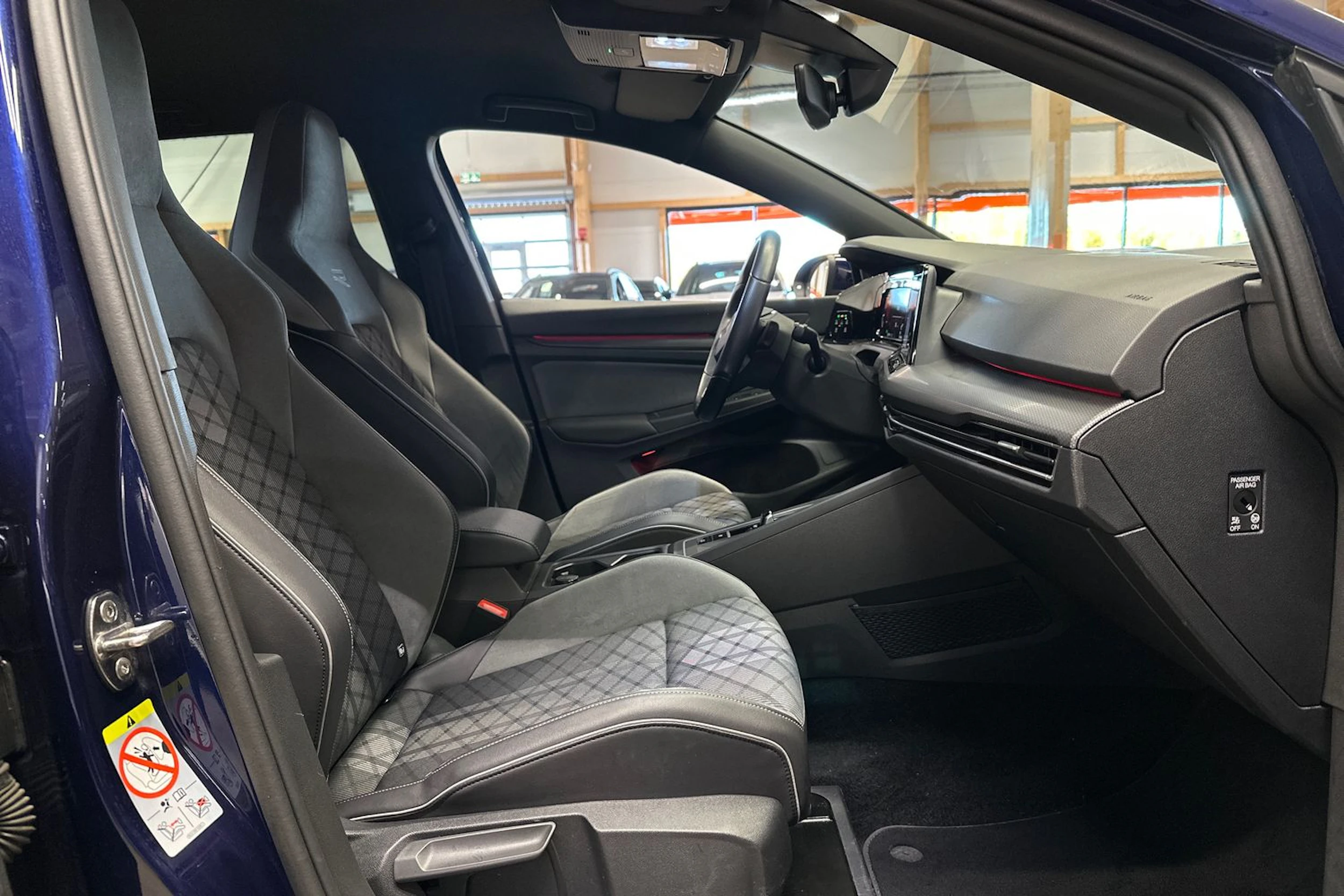 Sininen Volkswagen GOLF 2021 kuva 11.
