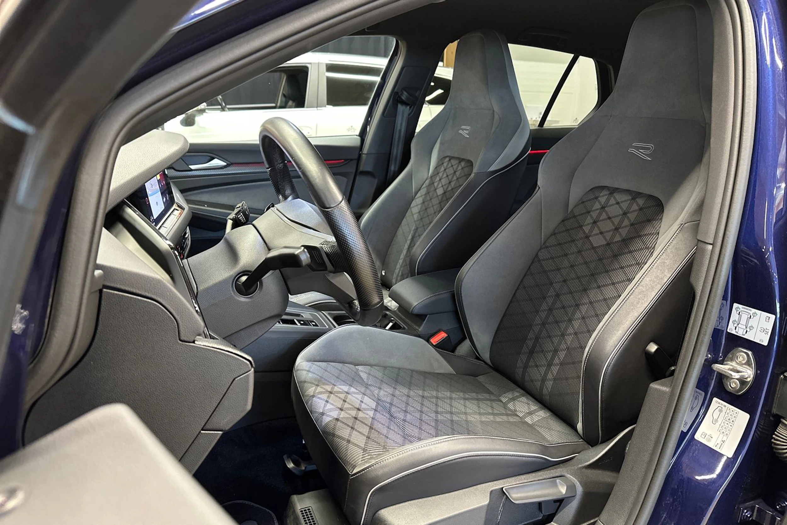 Sininen Volkswagen GOLF 2021 kuva 12.