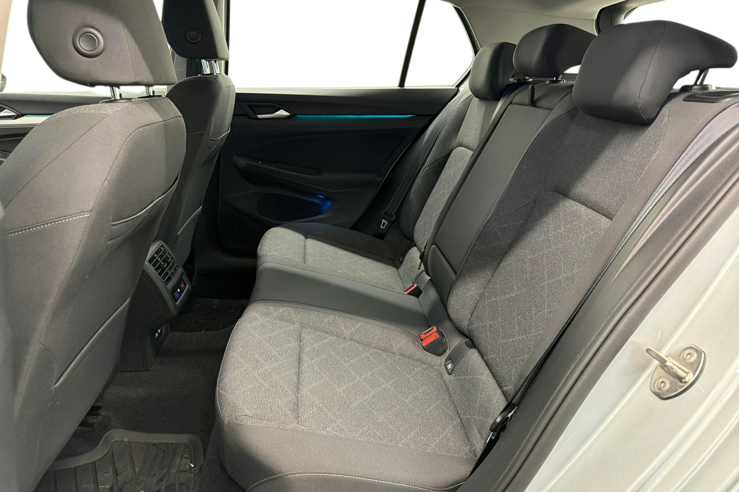 met. hopea Volkswagen Golf 2021 kuva 10.