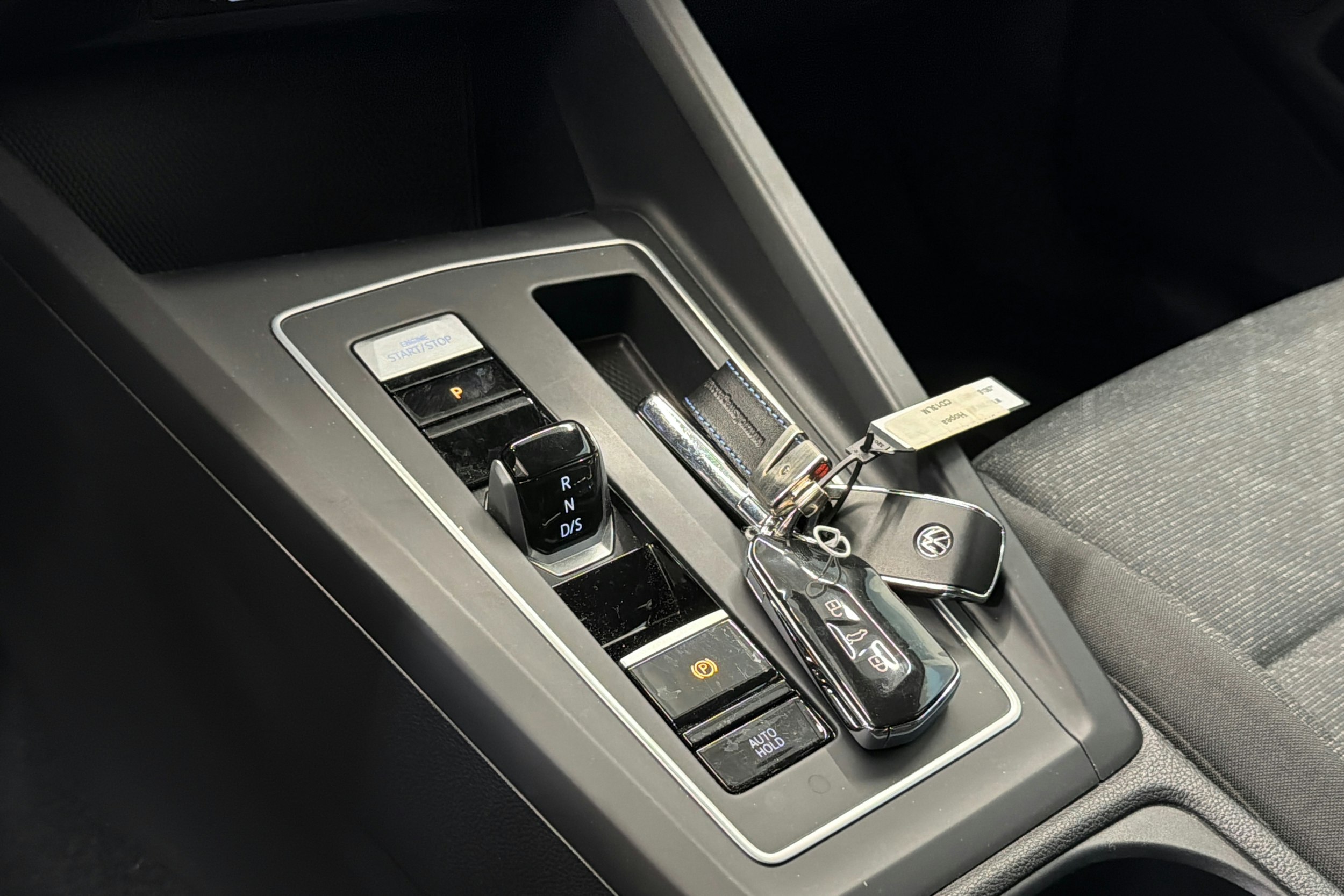 met. hopea Volkswagen Golf 2021 kuva 16.